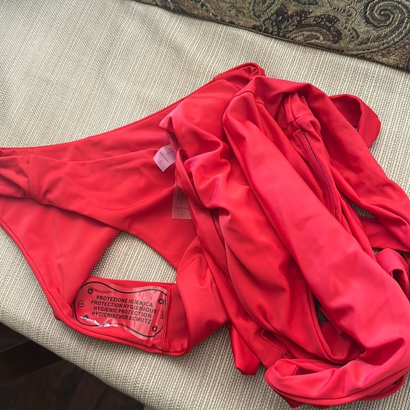 Wrapped Top And Bottom Pool Side Bikini Red - Picture 4 of 5